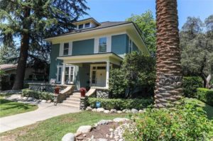 Scott Glovsky outside of building